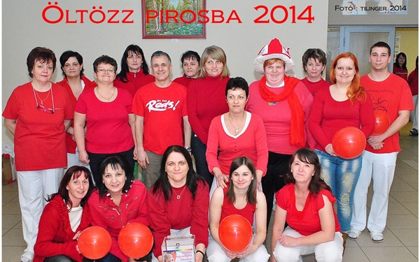 Öltözz pirosba 2014