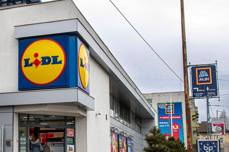 Jelentősen csökkenti több alapvető termékének árát a Lidl