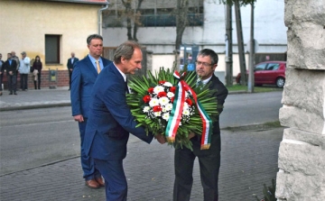 Megemlékezés az 1956-os forradalom és szabadságharc tiszteletére