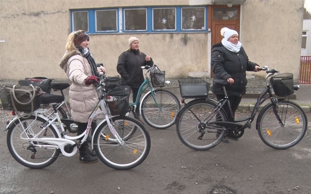 Új bicikliket kaptak a gondozónők