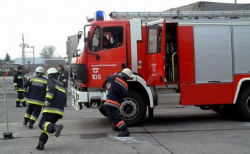 Árokba hajtott egy személyautó Dombóvár és Kaposszekcső között